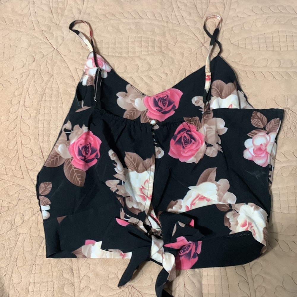 Woman’s top - Picture 2 of 2